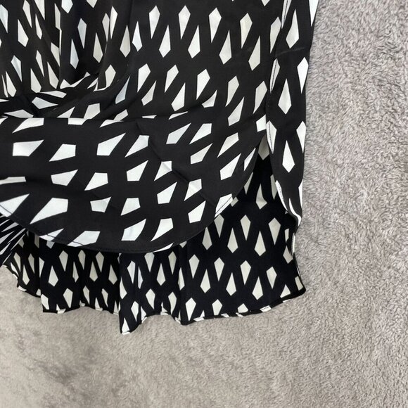 NEW Mario Serrani Women's M Sleeveless Scoop Neck Top Black & White Printed - Picture 7 of 8
